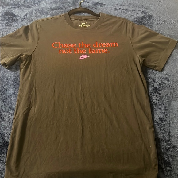 *NEW* Nike “Chase the Dream” Black Men's T-Shirt - Picture 1 of 2